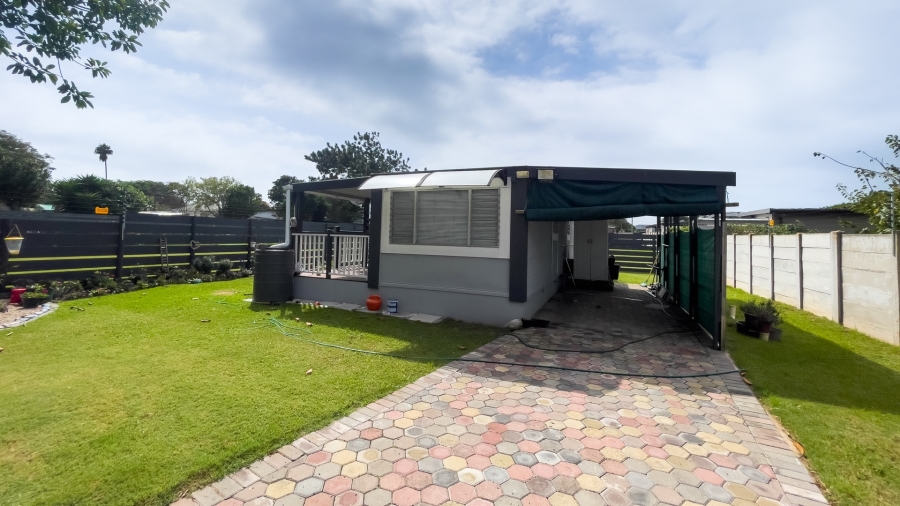 6 Bedroom Property for Sale in Riverside Western Cape